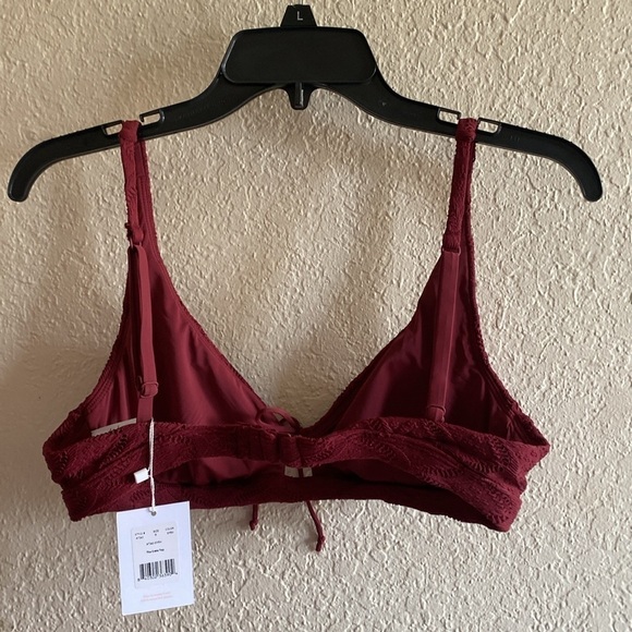 Andie Swim UPF 50+ The Crete Bikini Top Scallop Crochet Color:Syrah Size Small - Picture 4 of 8